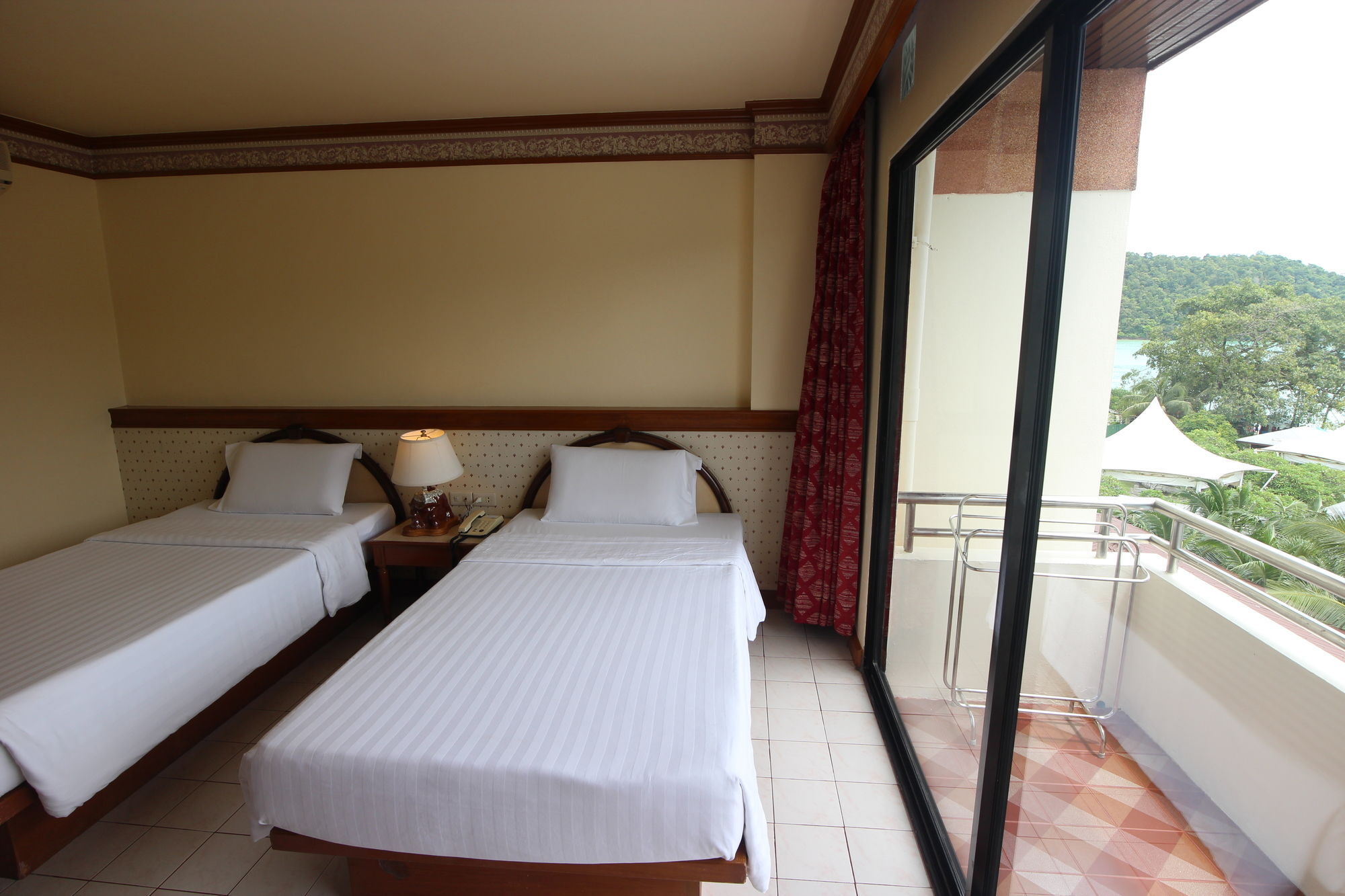 Phi Phi Hotel Eksteriør billede