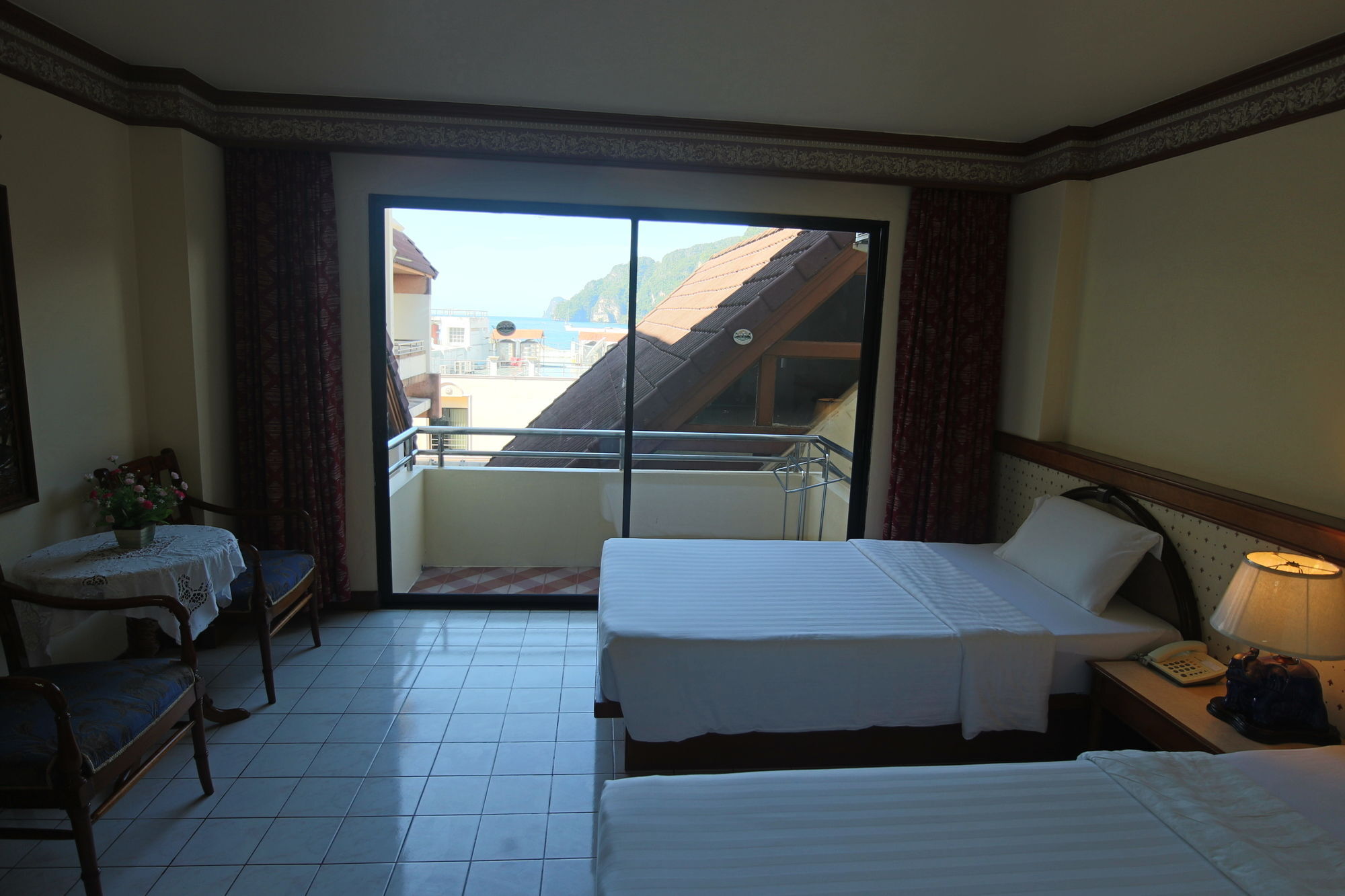 Phi Phi Hotel Eksteriør billede