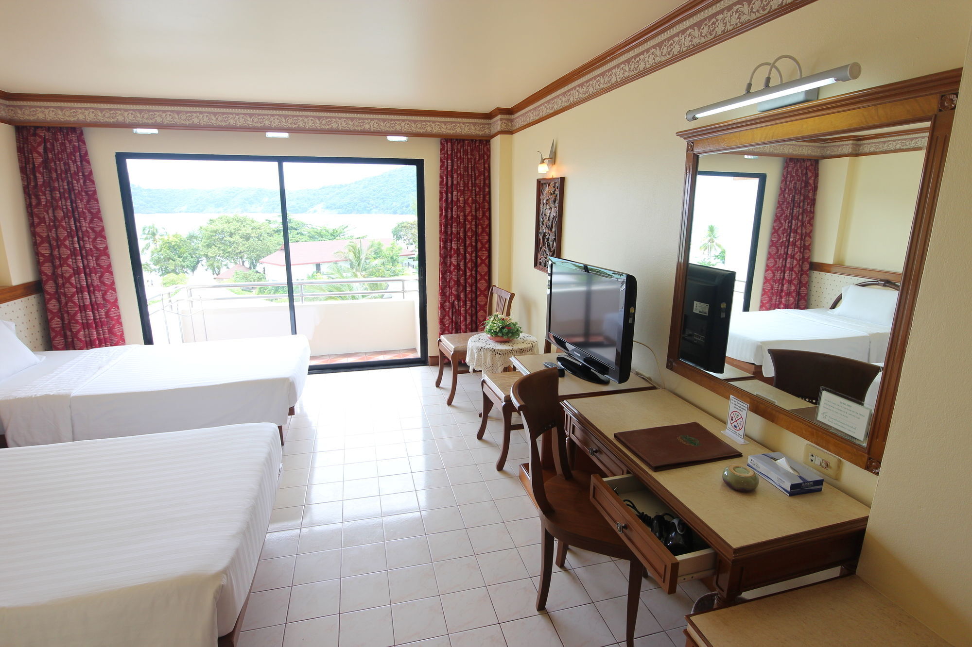 Phi Phi Hotel Eksteriør billede