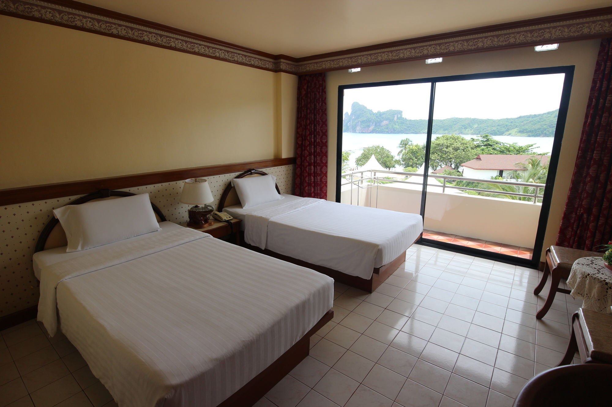 Phi Phi Hotel Eksteriør billede